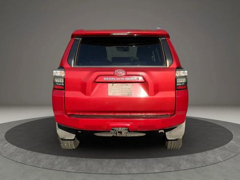 Used 2014 Toyota 4Runner SR5 image 5