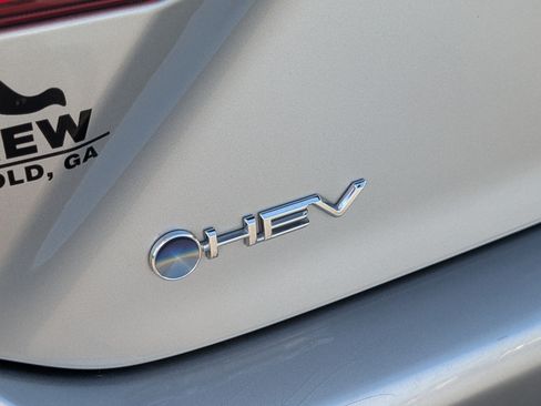 Used 2025 Toyota Camry LE FWD image 11