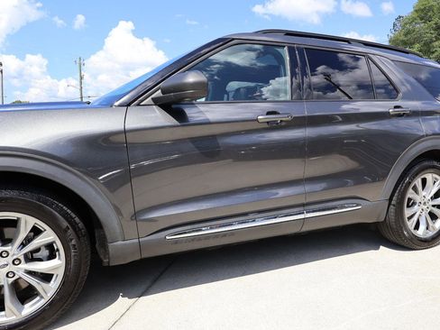 Used 2020 Ford Explorer XLT w/ Equipment Group 202A RWD image 36