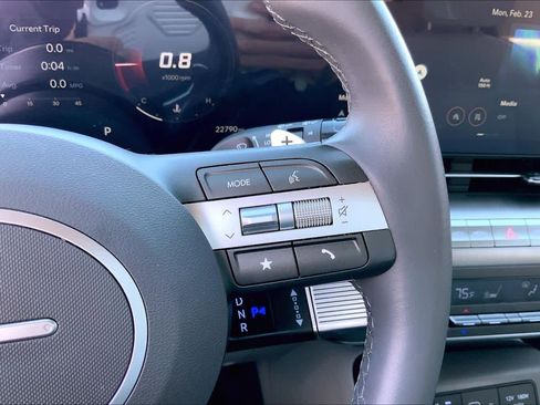 Certified 2025 Hyundai Kona SEL image 25