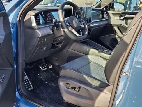 New 2026 Volkswagen Tiguan SE R-Line FWD image 12
