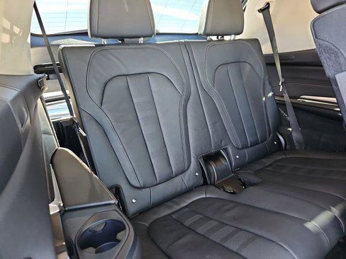 Certified 2022 BMW X7 xDrive40i w/ Premium Package image 12