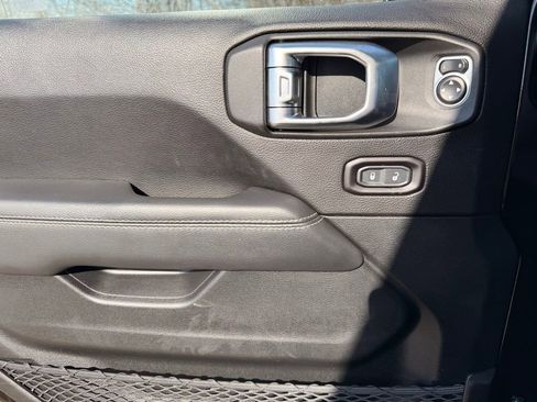 Used 2019 Jeep Wrangler Unlimited Sahara w/ Safety Group image 23