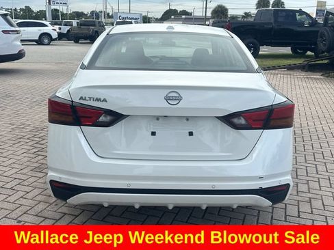 Used 2025 Nissan Altima 2.5 SV FWD image 8