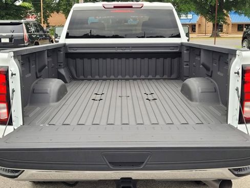 Used 2024 GMC Sierra 2500 Pro AWD/4WD image 10