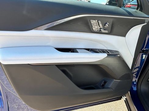 Used 2024 Cadillac Lyriq Luxury RWD image 20