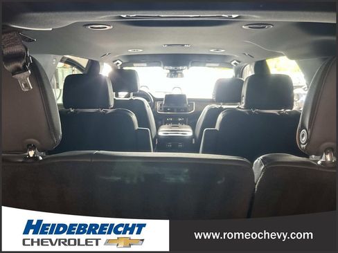 Used 2024 GMC Yukon AT4 w/ Technology Package AWD/4WD image 33