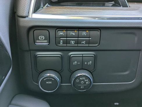 New 2026 Chevrolet Suburban High Country RWD image 25