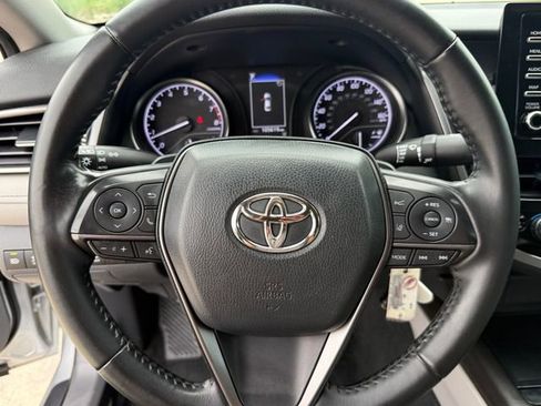 Used 2022 Toyota Camry SE FWD image 13