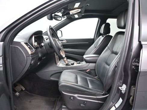 Used 2017 Jeep Grand Cherokee Limited AWD/4WD image 7