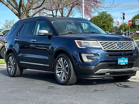 Used 2017 Ford Explorer Platinum image 9