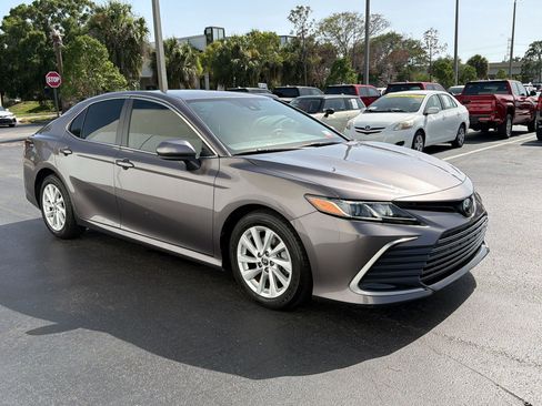 Certified 2021 Toyota Camry LE FWD image 7