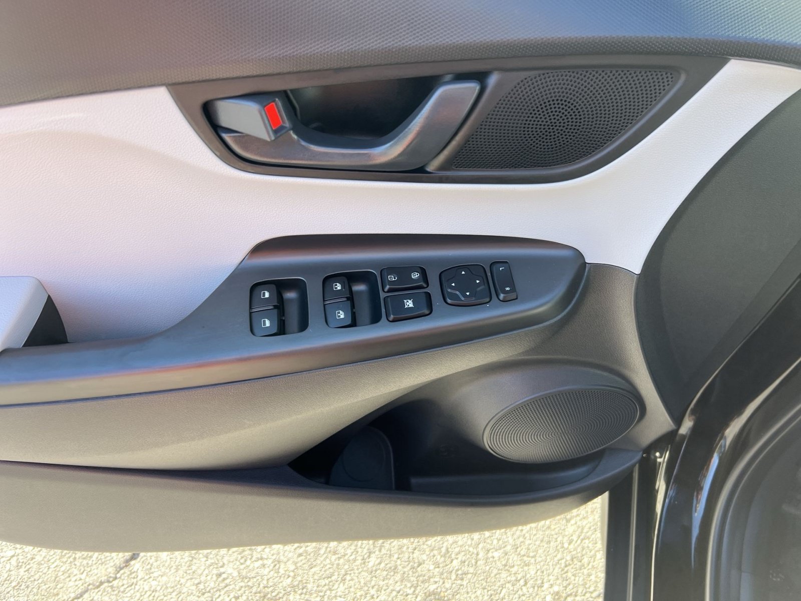Used 2023 Hyundai Kona SEL FWD image 15