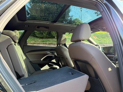 Used 2025 Audi Q5 Premium w/ Convenience Package AWD/4WD image 10