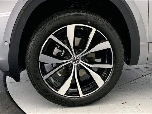 New 2025 Volkswagen Atlas SEL Premium R-Line image 12