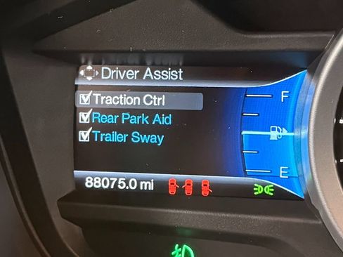 Used 2015 Ford Explorer XLT w/ Equipment Group 202A AWD/4WD image 19