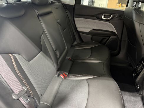 Used 2022 Jeep Compass Latitude w/ Sun and Sound Group AWD/4WD image 33