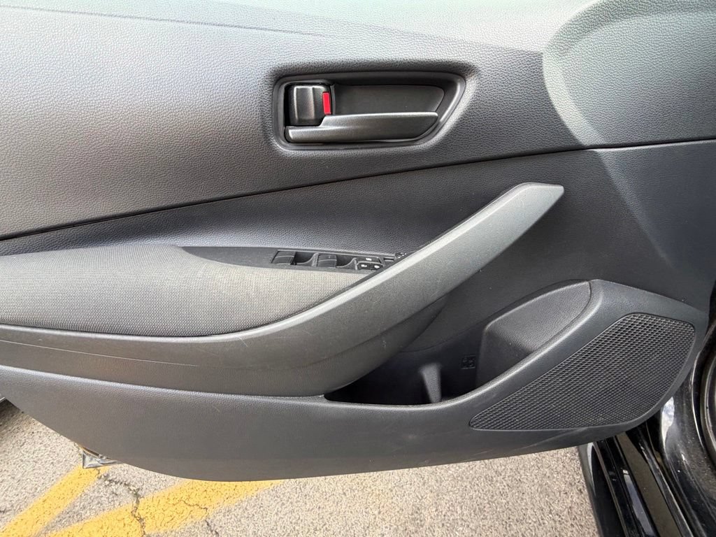 Used 2025 Toyota Corolla LE FWD image 14