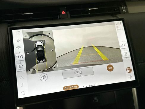 Certified 2025 Land Rover Discovery Sport Dynamic SE AWD/4WD image 11