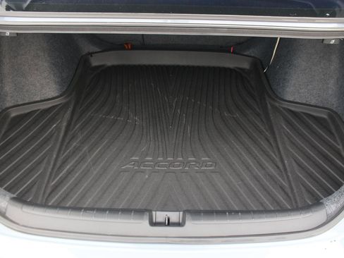Used 2022 Honda Accord Sport image 11