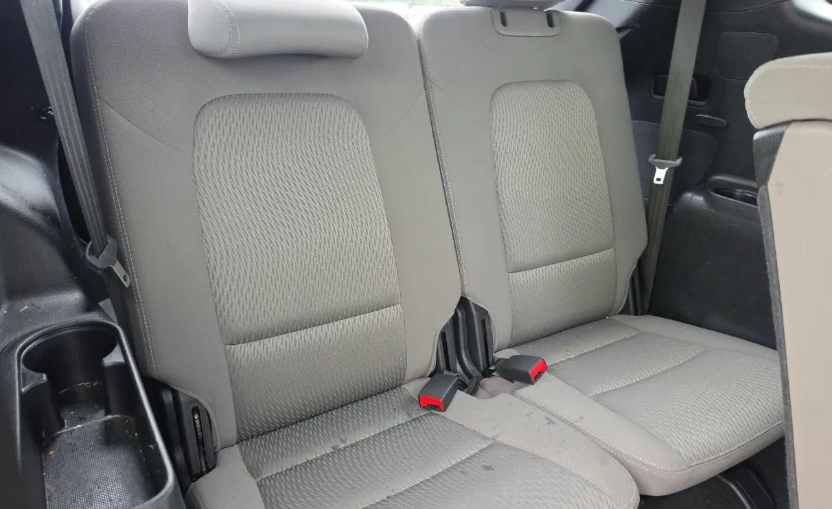 Used 2017 Hyundai Santa Fe SE FWD image 7