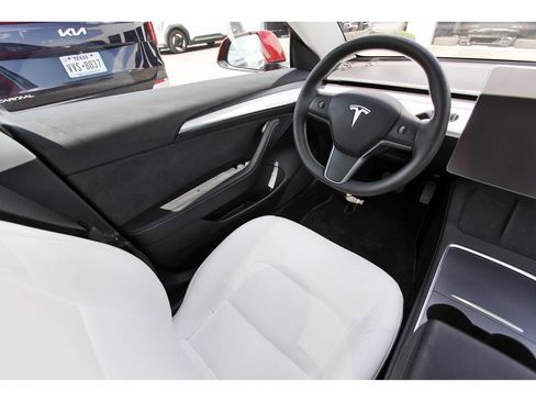 Used 2022 Tesla Model 3 Long Range AWD/4WD image 7