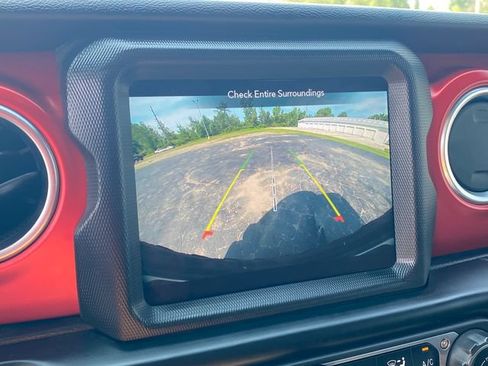 Used 2021 Jeep Wrangler Unlimited Rubicon w/ Uconnect 4C Nav & Sound Group AWD/4WD image 26