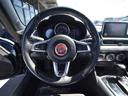 Used 2018 FIAT 124 Spider Classica w/ Technology & Siriusxm Group image 11