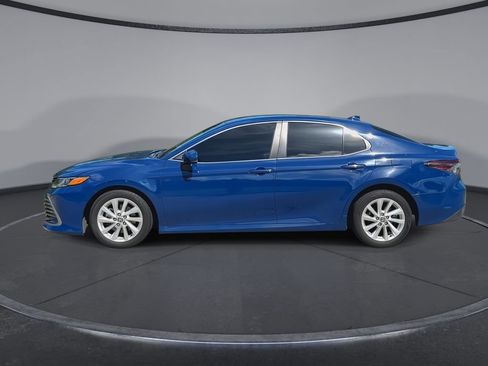 Used 2023 Toyota Camry LE FWD image 5