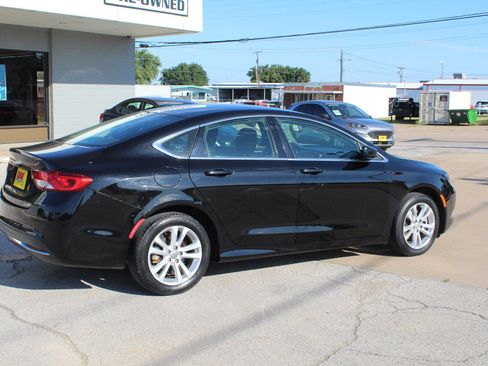 Used 2015 Chrysler 200 Limited FWD image 2