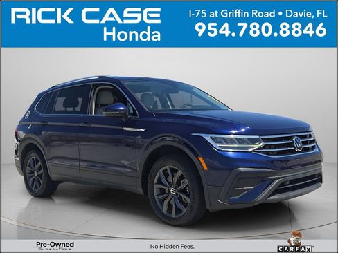 Used 2022 Volkswagen Tiguan SE FWD image 1