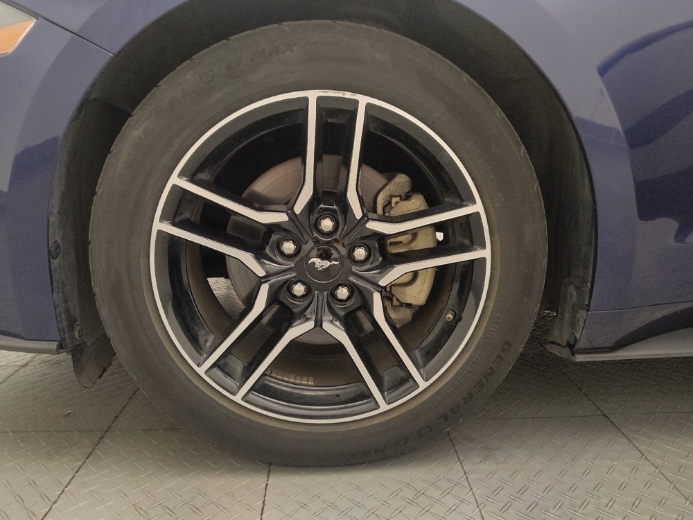 Used 2018 Ford Mustang Premium w/ Equipment Group 201A RWD image 31