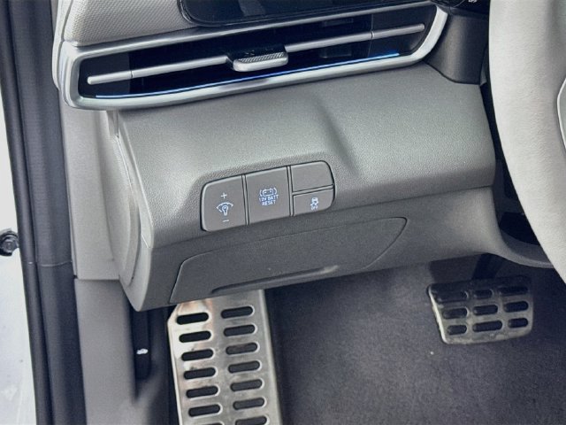New 2026 Hyundai Elantra SEL FWD image 14