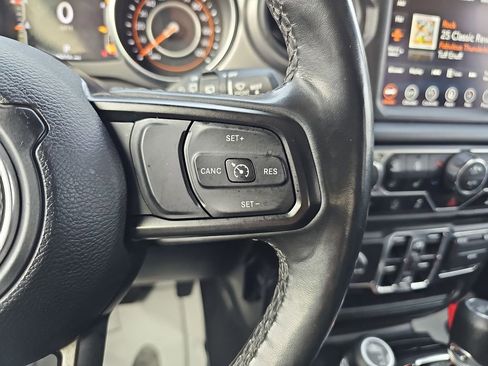 Used 2022 Jeep Wrangler Unlimited Sport image 23