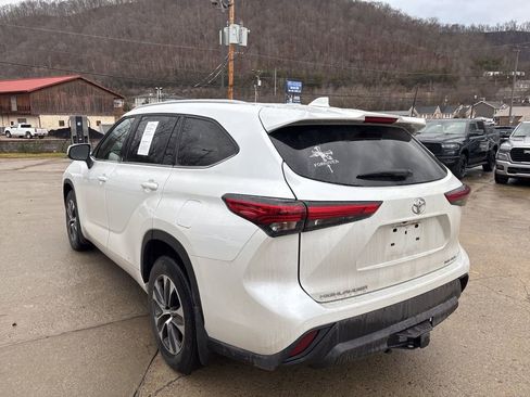 Used 2022 Toyota Highlander XLE image 7