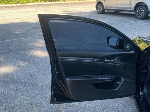 Used 2016 Honda Civic Touring image 14