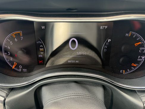 Used 2020 Jeep Grand Cherokee Overland AWD/4WD image 5
