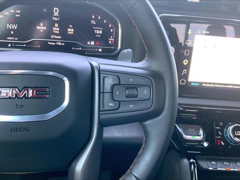 Used 2025 GMC Sierra 1500 AT4 w/ AT4 Premium Package AWD/4WD image 10
