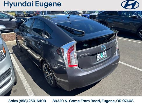 Used 2012 Toyota Prius Two FWD image 4
