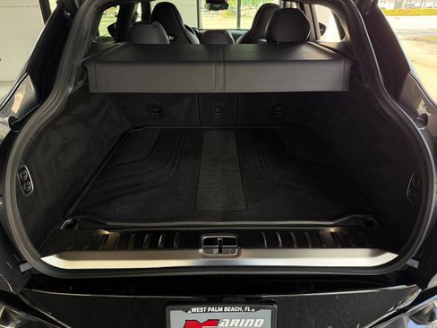 Used 2022 Aston Martin DBX image 35