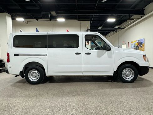 Used 2018 Nissan NV 3500 S image 4