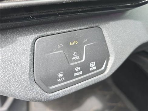 Used 2022 Volkswagen ID.4 Pro AWD/4WD image 11