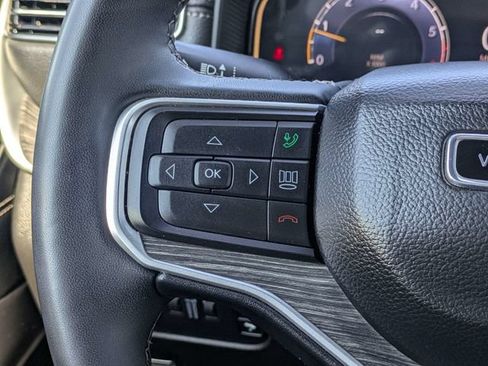 Used 2024 Jeep Wagoneer L Series II RWD image 25