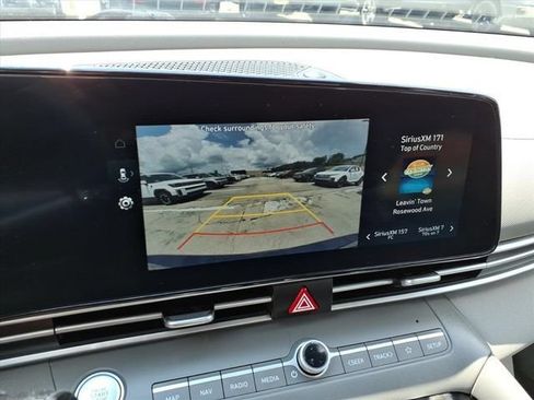 Used 2023 Hyundai Elantra SEL w/ Convenience Package FWD image 24