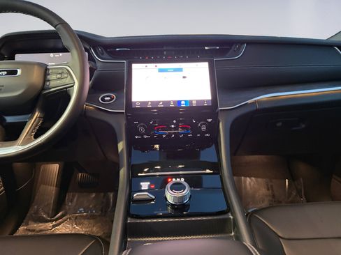 New 2025 Jeep Grand Cherokee L Limited w/ Black Appearance Package image 11