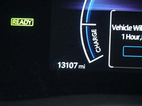 Certified 2025 Toyota Camry SE image 9