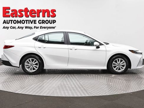 Used 2025 Toyota Camry LE FWD image 4
