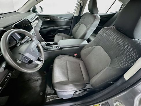 Used 2025 Toyota Camry LE FWD image 13