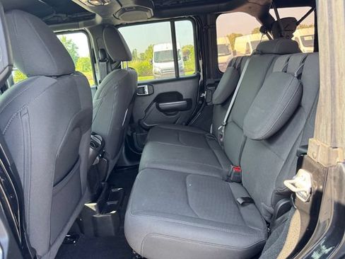 Used 2023 Jeep Wrangler Unlimited w/ Cold Weather Group AWD/4WD image 19