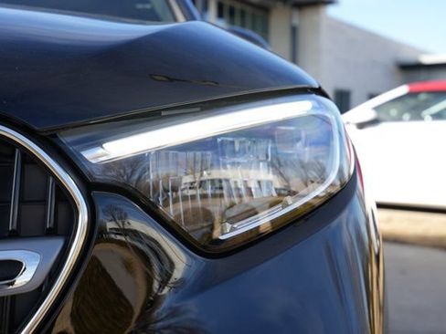 Used 2026 Mercedes-Benz GLC 300 4MATIC image 12